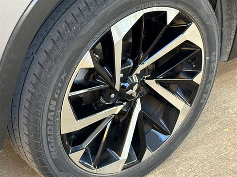 Used 2023 Mitsubishi Outlander SE Black Edition image 10