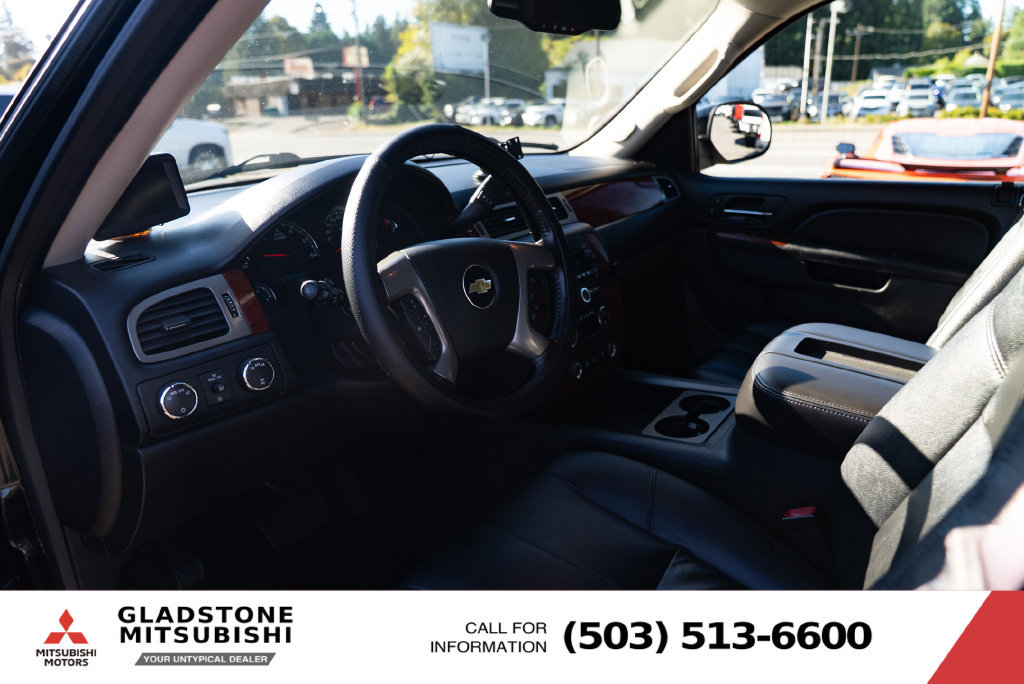 Used 2012 Chevrolet Suburban LT w/ Luxury Package AWD/4WD image 19