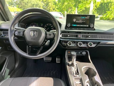 Used 2025 Honda Civic Sport image 9