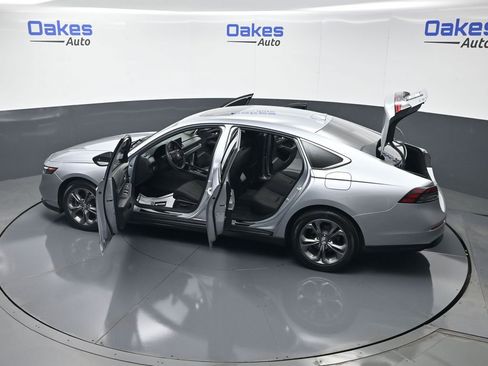 Used 2023 Honda Accord EX image 57