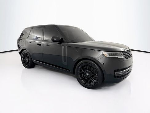 Used 2025 Land Rover Range Rover SE AWD/4WD image 3