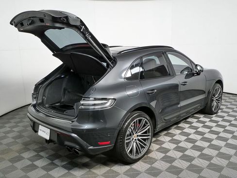 Certified 2025 Porsche Macan GTS image 30