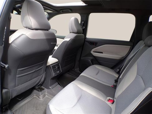 Used 2025 Subaru Forester Premium image 15