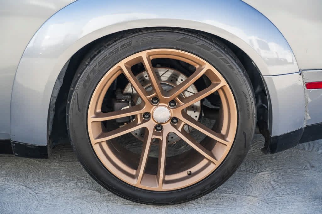 Used 2016 Dodge Challenger R/T Plus RWD image 10