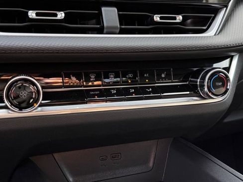 New 2026 Chevrolet Equinox LT w/ Safety and Technology Package FWD image 17