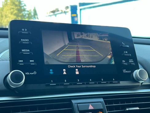 Used 2018 Honda Accord LX image 19
