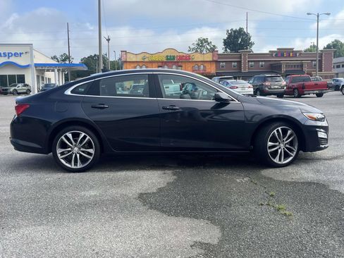 Used 2023 Chevrolet Malibu LT FWD image 2