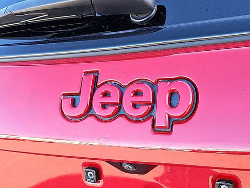 Used 2022 Jeep Compass Limited image 29