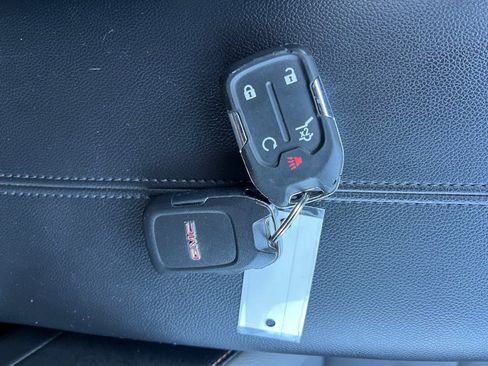 Used 2020 GMC Terrain SLT w/ Preferred Package AWD/4WD image 23