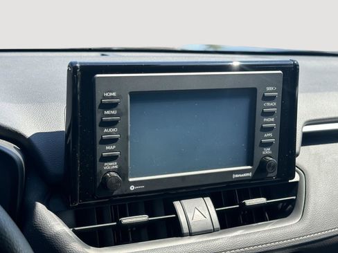 Used 2021 Toyota RAV4 XLE AWD/4WD image 11