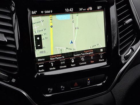 Used 2019 Jeep Cherokee Limited w/ Technology Group image 16