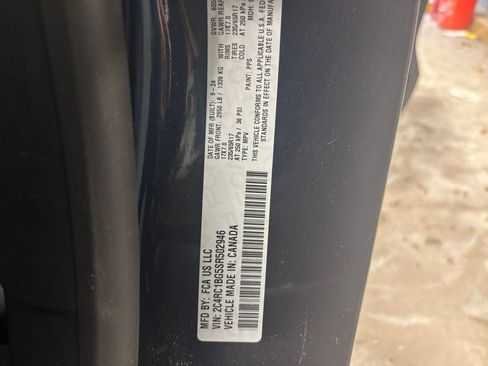 Used 2025 Chrysler Pacifica Select image 30