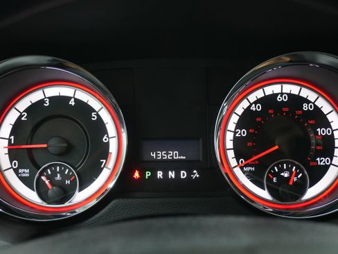 Used 2018 Dodge Grand Caravan SE w/ UConnect Hands-Free Group image 17