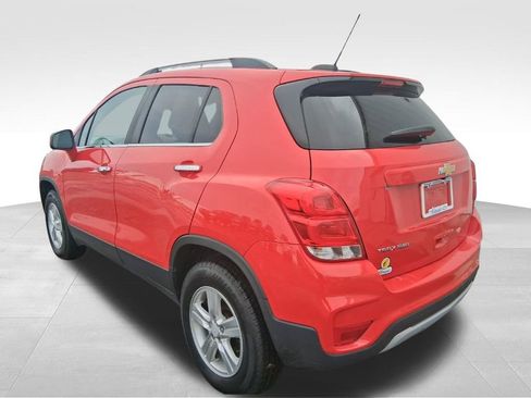 Used 2017 Chevrolet Trax LT w/ LT Convenience Package image 3