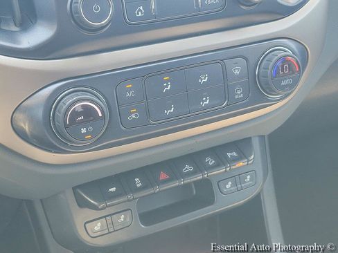 Certified 2019 Chevrolet Colorado Z71 w/ Z71 Midnight Edition AWD/4WD image 18