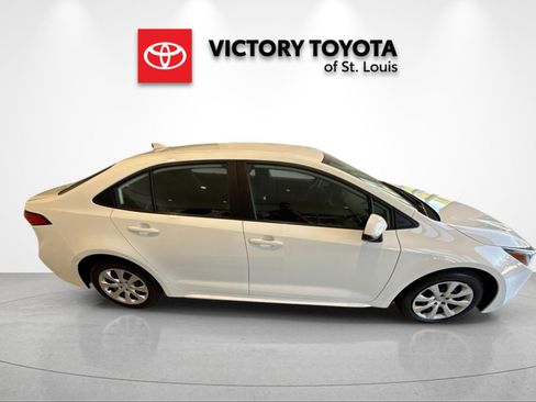 Used 2024 Toyota Corolla LE FWD image 2