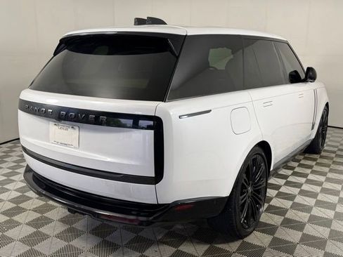 Used 2024 Land Rover Range Rover SE AWD/4WD image 8