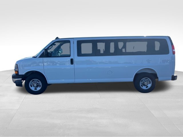 Used 2025 Chevrolet Express 3500 LT w/ LT Preferred Equipment Group RWD image 2