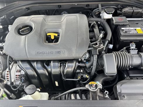 Used 2020 Hyundai Elantra SE image 10