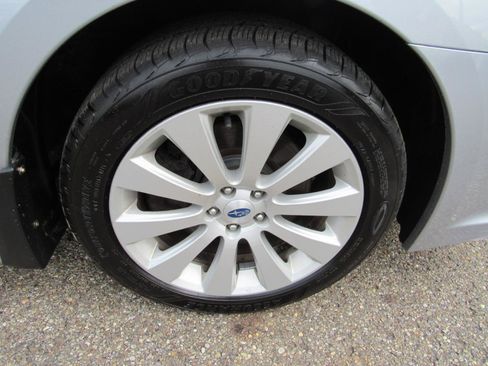 Used 2012 Subaru Legacy 3.6R Limited w/ Popular Pkg 2 AWD/4WD image 10