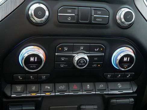 Used 2020 GMC Sierra 2500 Denali w/ Denali Ultimate Package image 23