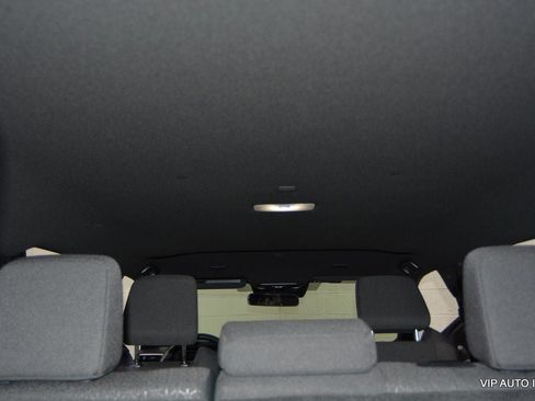 Used 2025 Toyota 4Runner SR5 AWD/4WD image 36