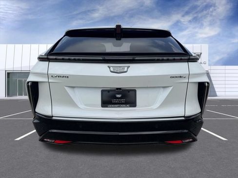 Certified 2024 Cadillac Lyriq Luxury AWD/4WD image 11