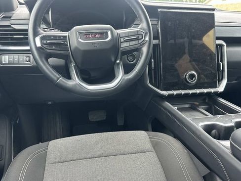 Used 2025 GMC Acadia Elevation AWD/4WD image 16