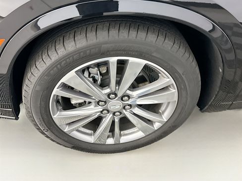 Used 2025 Cadillac XT6 Premium Luxury image 11