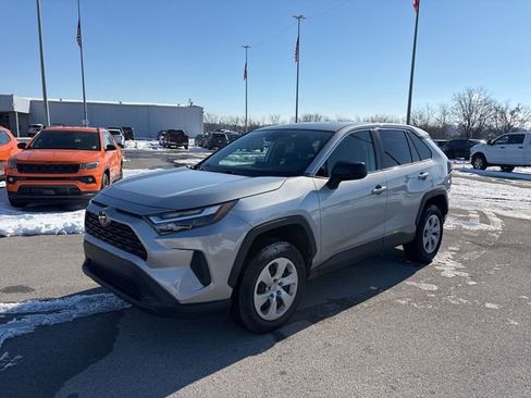 Used 2024 Toyota RAV4 LE image 7