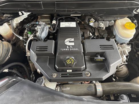 Used 2024 RAM 3500 Tradesman w/ Chrome Appearance Group image 22