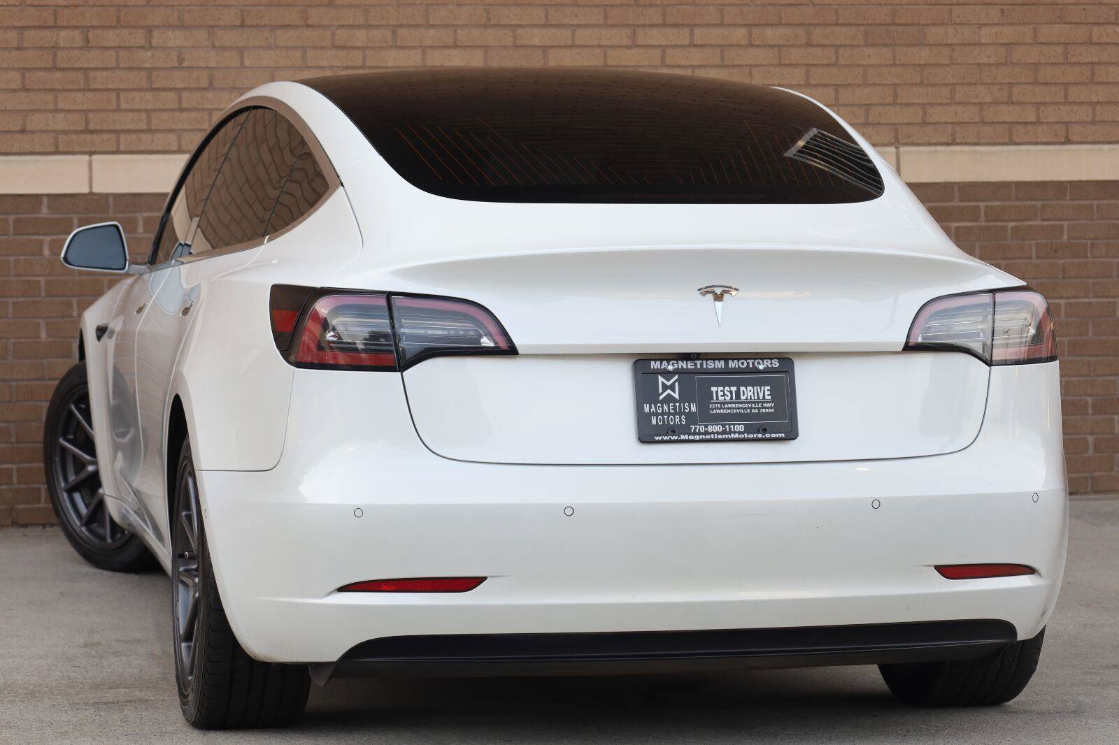 Used 2020 Tesla Model 3 Standard Range Plus RWD image 9