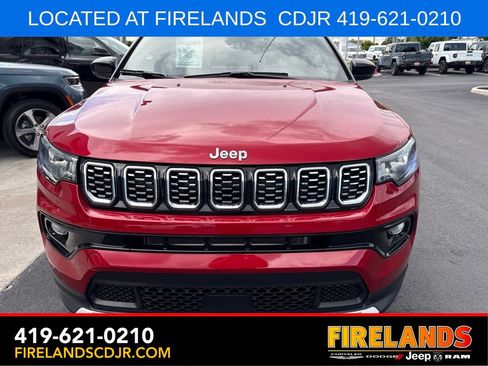 Used 2025 Jeep Compass Limited AWD/4WD image 8