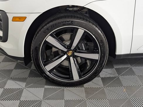 New 2026 Porsche Macan AWD/4WD image 11