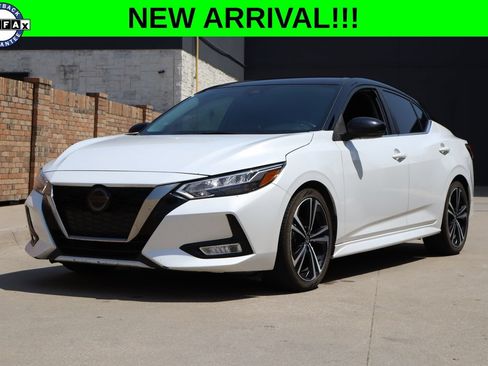 Used 2021 Nissan Sentra SR FWD image 1
