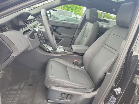 Certified 2025 Land Rover Range Rover Evoque Dynamic SE image 8