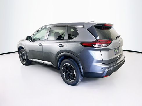 Used 2024 Nissan Rogue SV AWD/4WD image 5