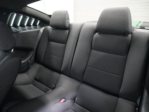 Used 2013 Ford Mustang Coupe image 13