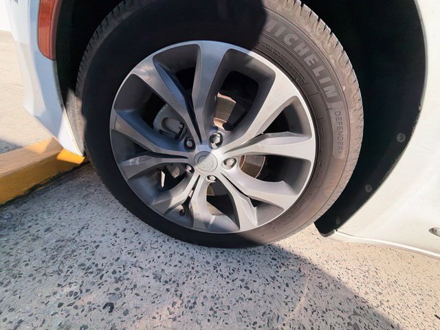 Used 2017 Chrysler Pacifica Limited FWD image 35