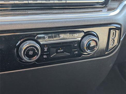 Used 2024 Chevrolet Silverado 2500 LT image 15