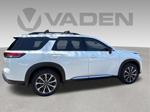 New 2026 Nissan Pathfinder Platinum FWD image 25