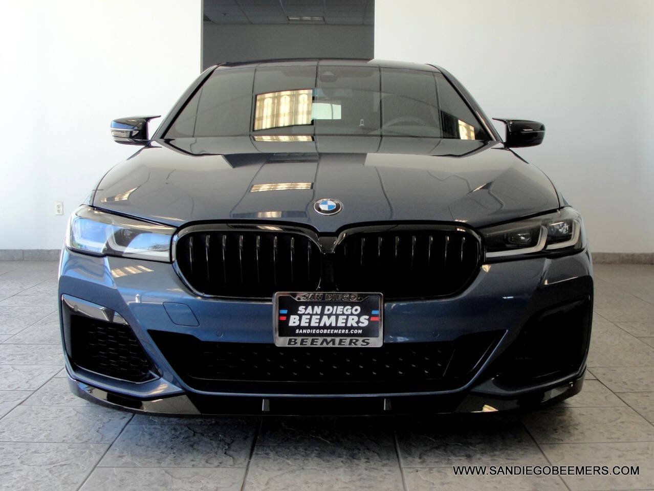 Used 2023 BMW 540i w/ M Sport Package RWD image 2