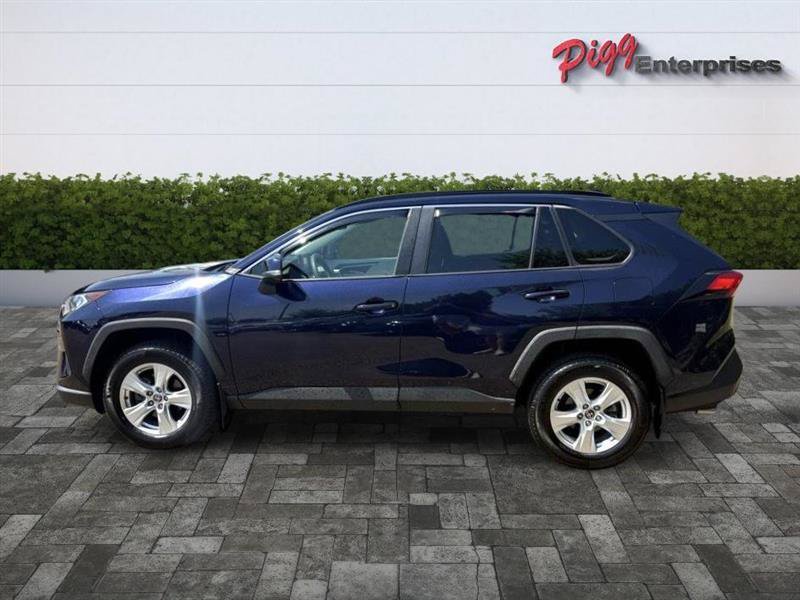 Used 2021 Toyota RAV4 XLE FWD image 3