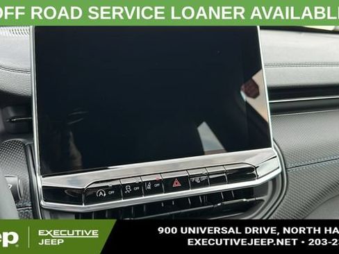 Used 2025 Jeep Compass Limited w/ Sun & Sound Group AWD/4WD image 15