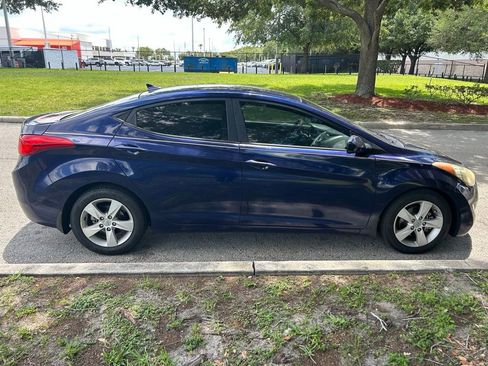 Used 2013 Hyundai Elantra GLS w/ Preferred Pkg FWD image 7