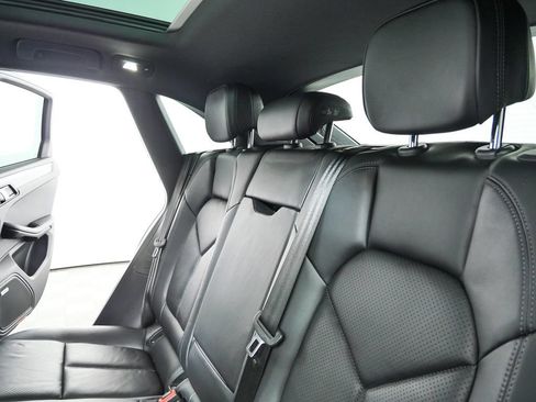Used 2018 Porsche Macan AWD/4WD image 25