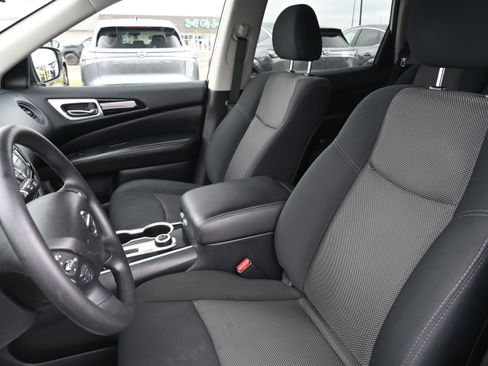 Used 2020 Nissan Pathfinder S image 25