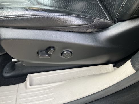 Used 2022 Chrysler Pacifica Touring-L image 32