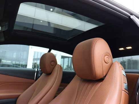 Used 2023 Mercedes-Benz E 450 Coupe image 11