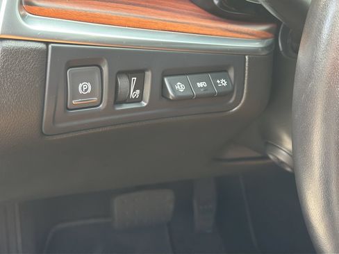Used 2024 Cadillac XT5 Premium Luxury w/ Technology Package FWD image 21